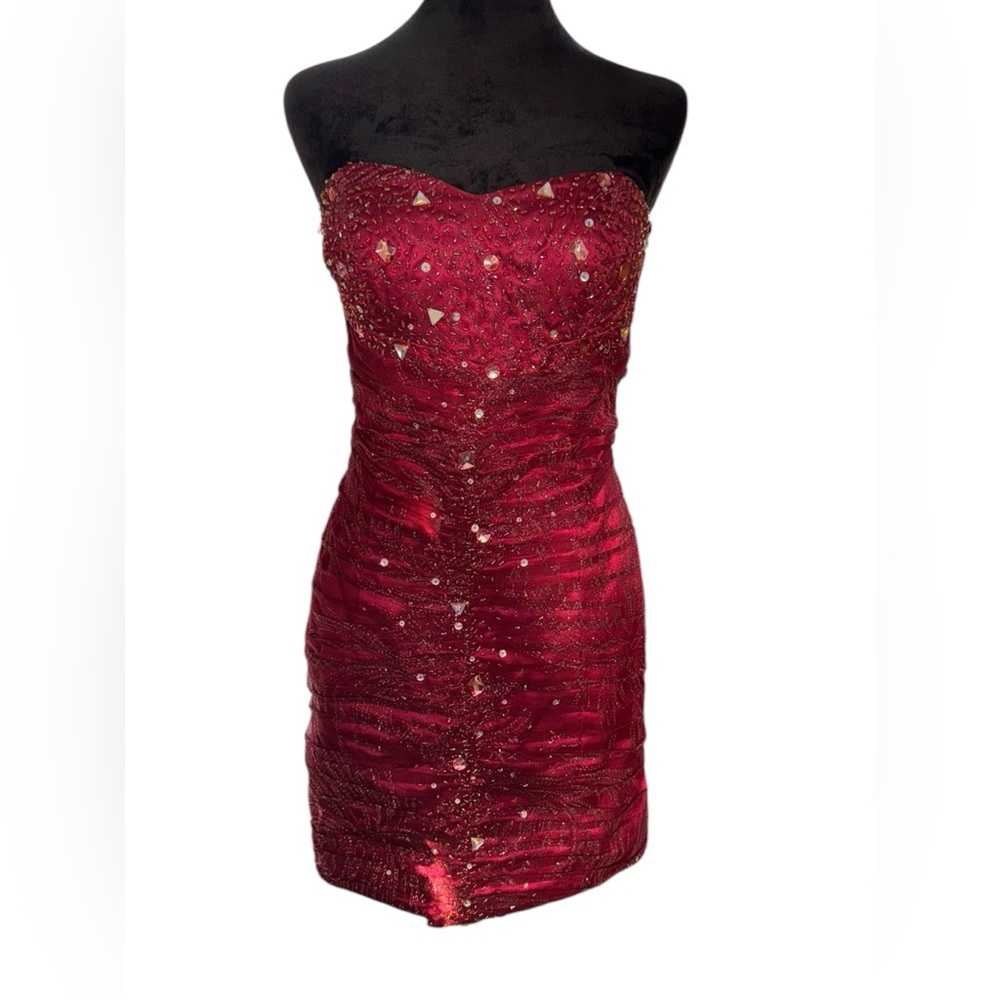 Y2K! JUMP MINI DRESS  STRAPLESS‎ BEADED PLEADED DESIGN SZ 7/8 in wine